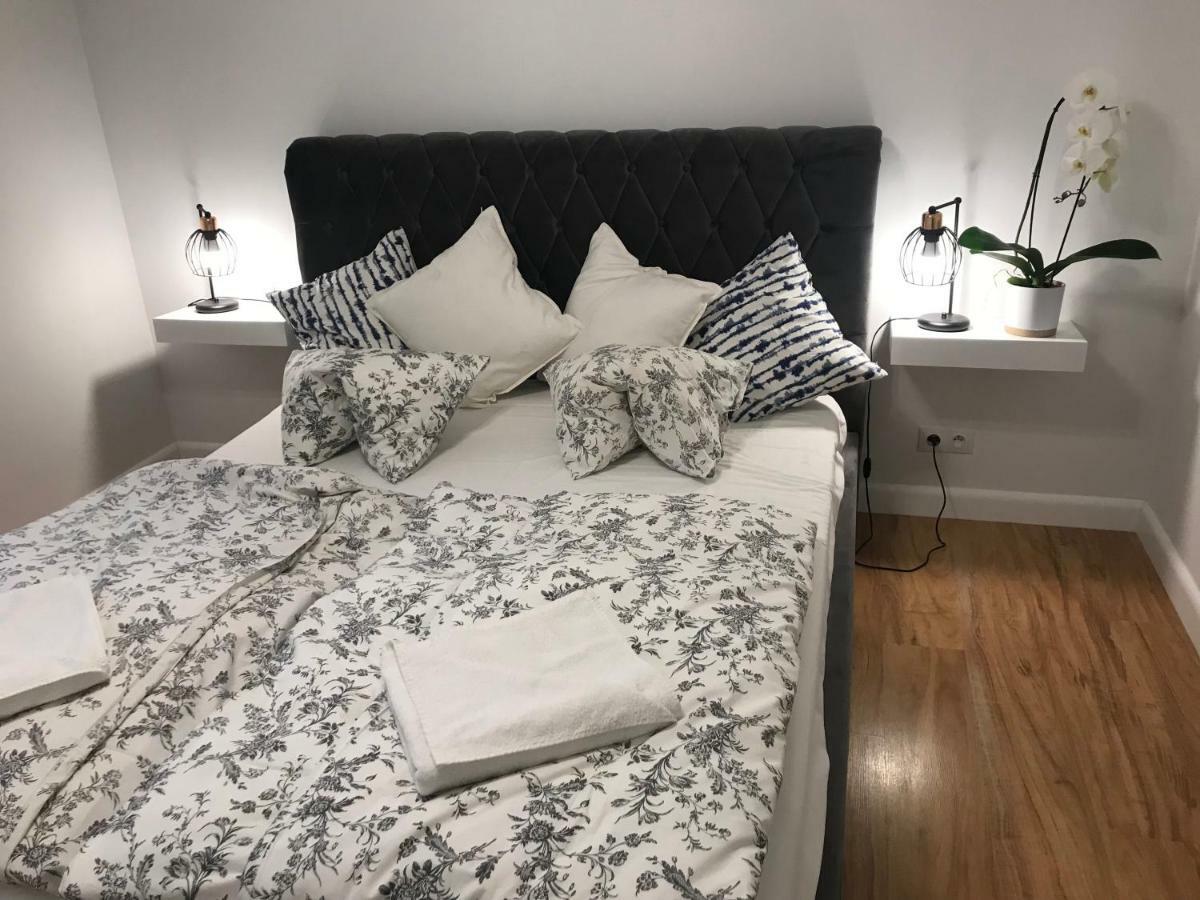 Apartmán Stare Miasto Swietojerska 12 Varšava Exteriér fotografie